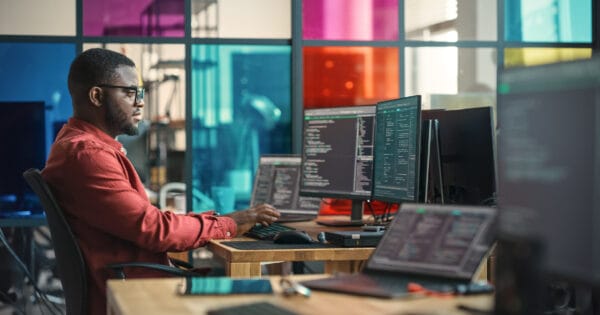 coder-works-on-computer-600x315.jpg