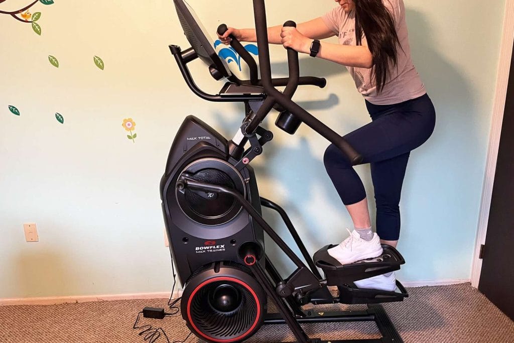 vwt-ellipticals-test-bowflex-max-total-16-stella-yu-13_crop-1398acfedd8a462a94706348bdf85916.jpeg