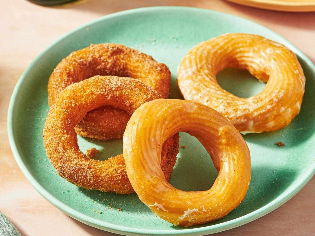 20250609-SEA-FrenchCrullers-QiAi-HERO-55986327d12040f7860a2e5a965e50d0.jpg