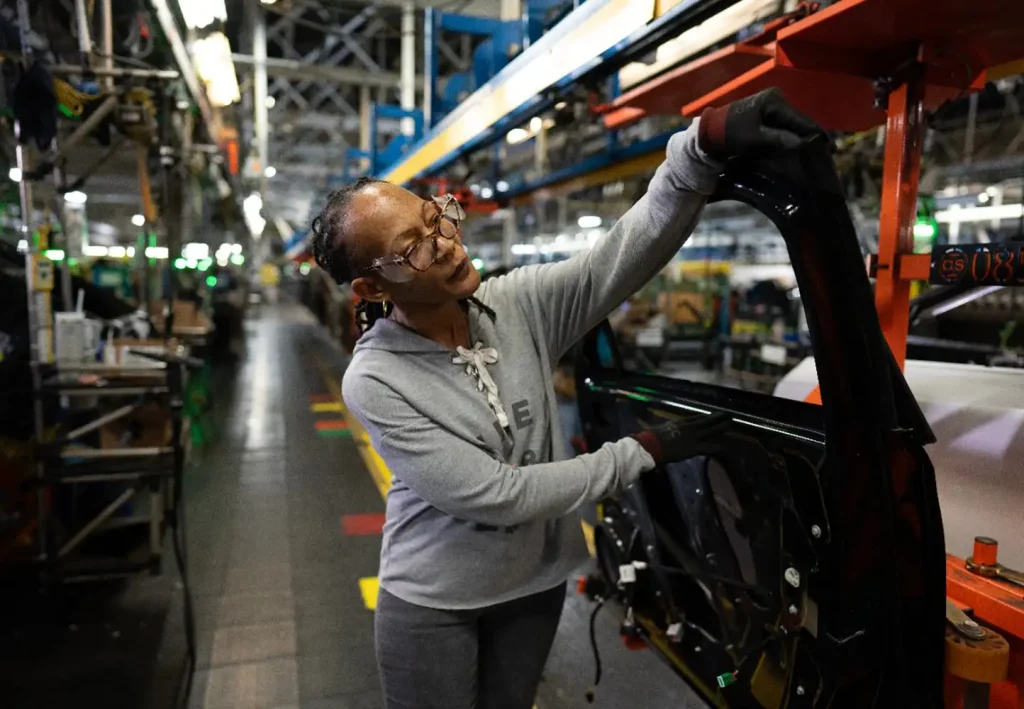 GM-to-invest-USD-4-billion-in-U.S.-manufacturing-facilities.webp.webp