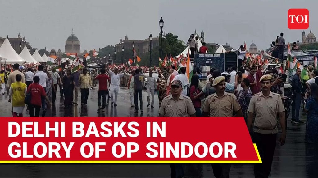 Indians Wave Tricolour With Pride To Celebrate Op Sindoor Against Pak | Surreal Moment In Delhi