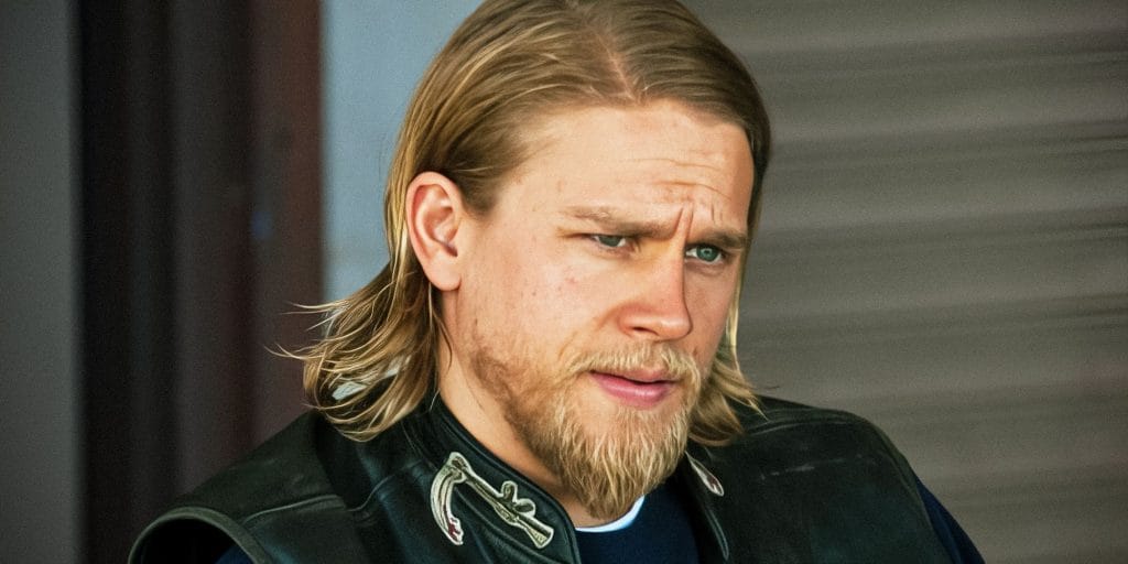 sons-of-anarchy-charlie-hunnam-as-jax-teller-looking-worried.jpg