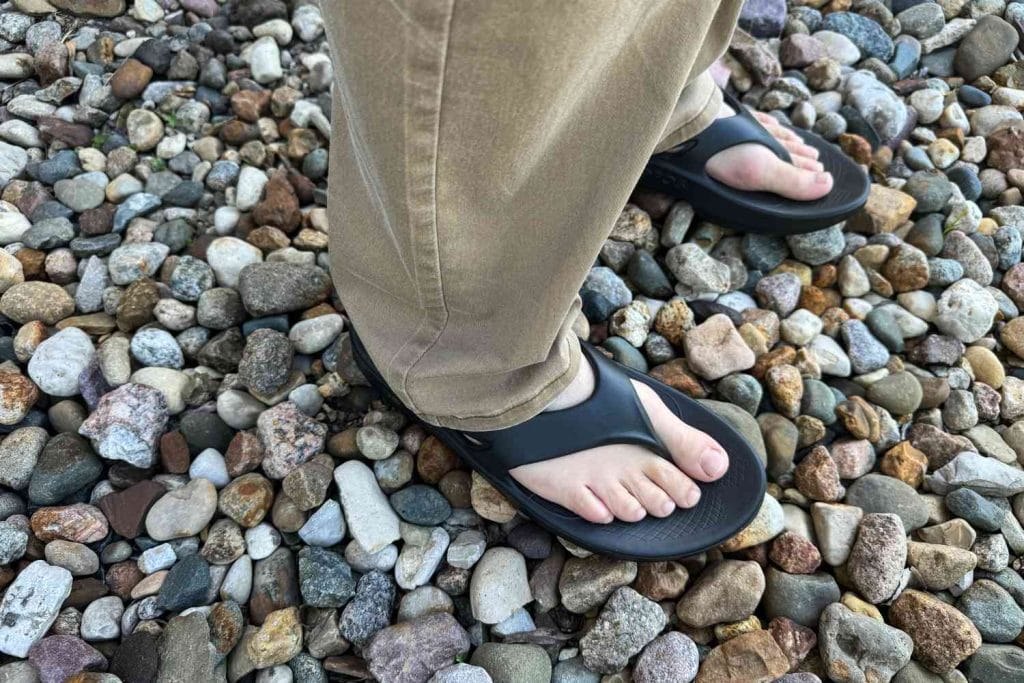 vwt-recovery-shoes-may-24-test-oofos-mens-ooriginal-sandals-kyle-wegner-15-c0bbb74ece4b42069b11d6478.jpeg