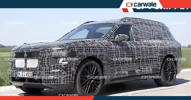x7-exterior-left-front-three-quarter.jpeg