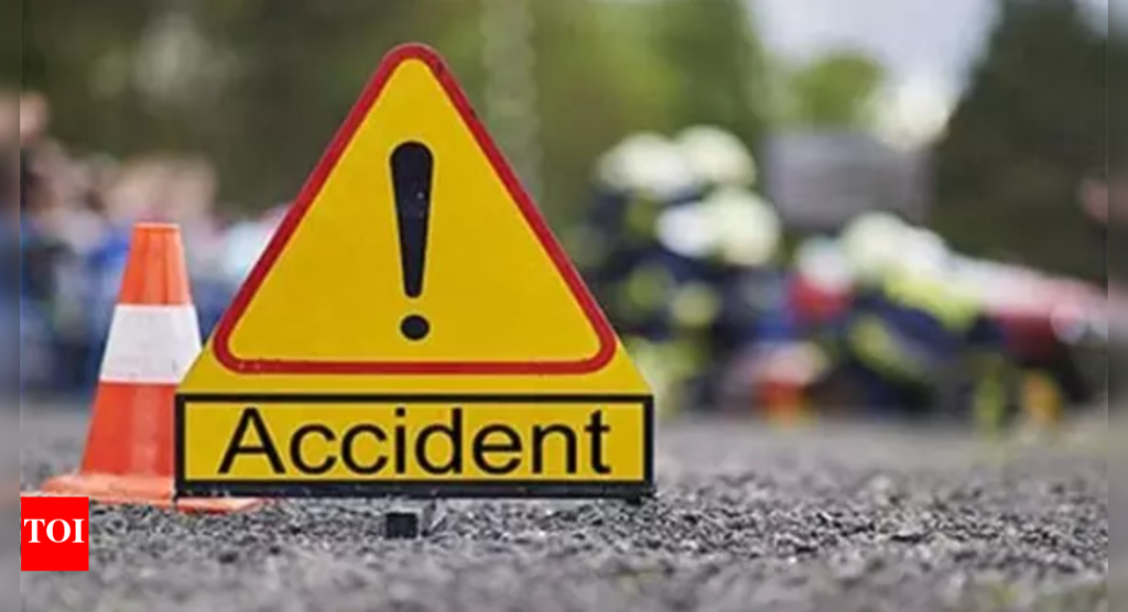 Head-on collision on Nigeria highway: 21 killed in accident; truck hits passenger vehicle on wrong lane - Times of India