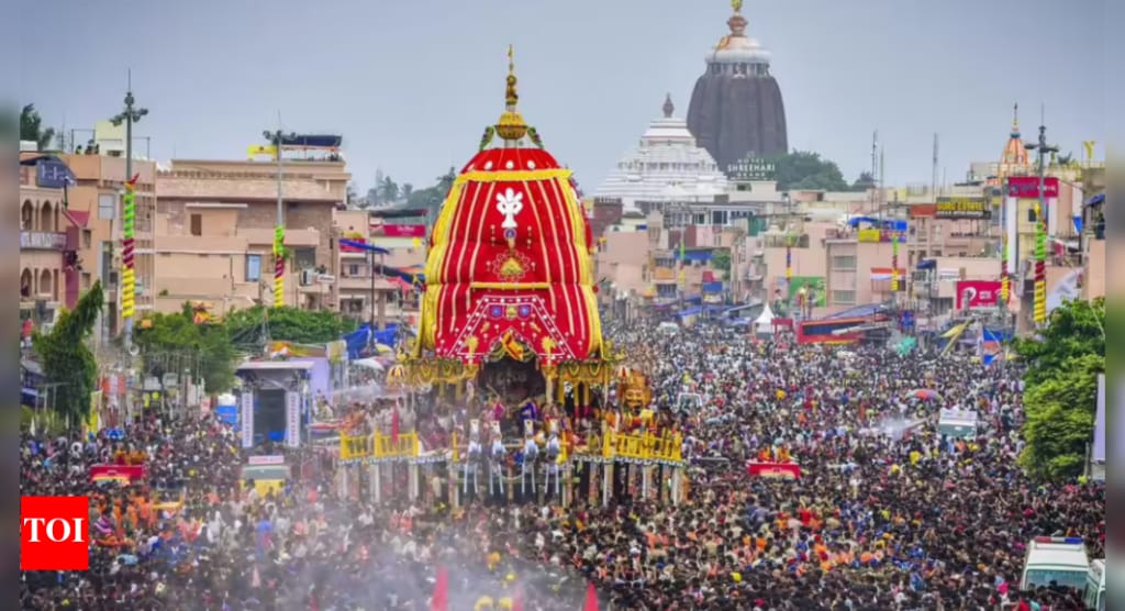 Jagannath Puri Stampede: ‘I carried my unconscious wife, police were missing’: Puri stampede eyewitnesses question crowd control measures; accuse cops of fleeing | Bhubaneswar News - Times of India