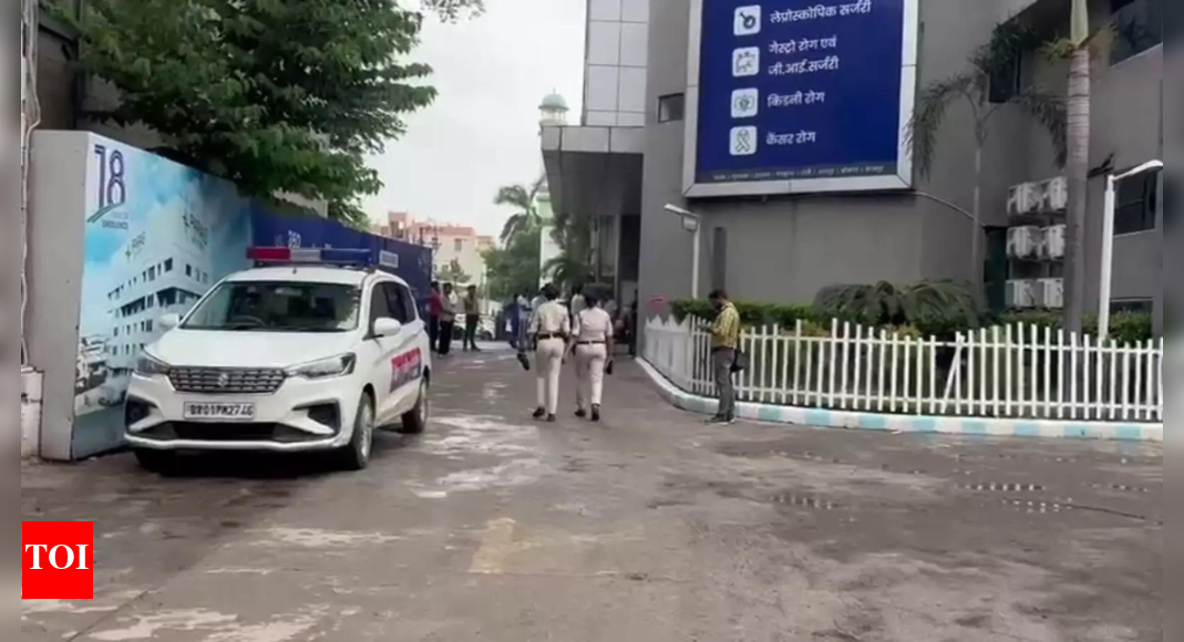 Prisoner on parole attacked at Patna hospital: Man targeted by rival gang while undergoing treatment; probe under way | India News - Times of India