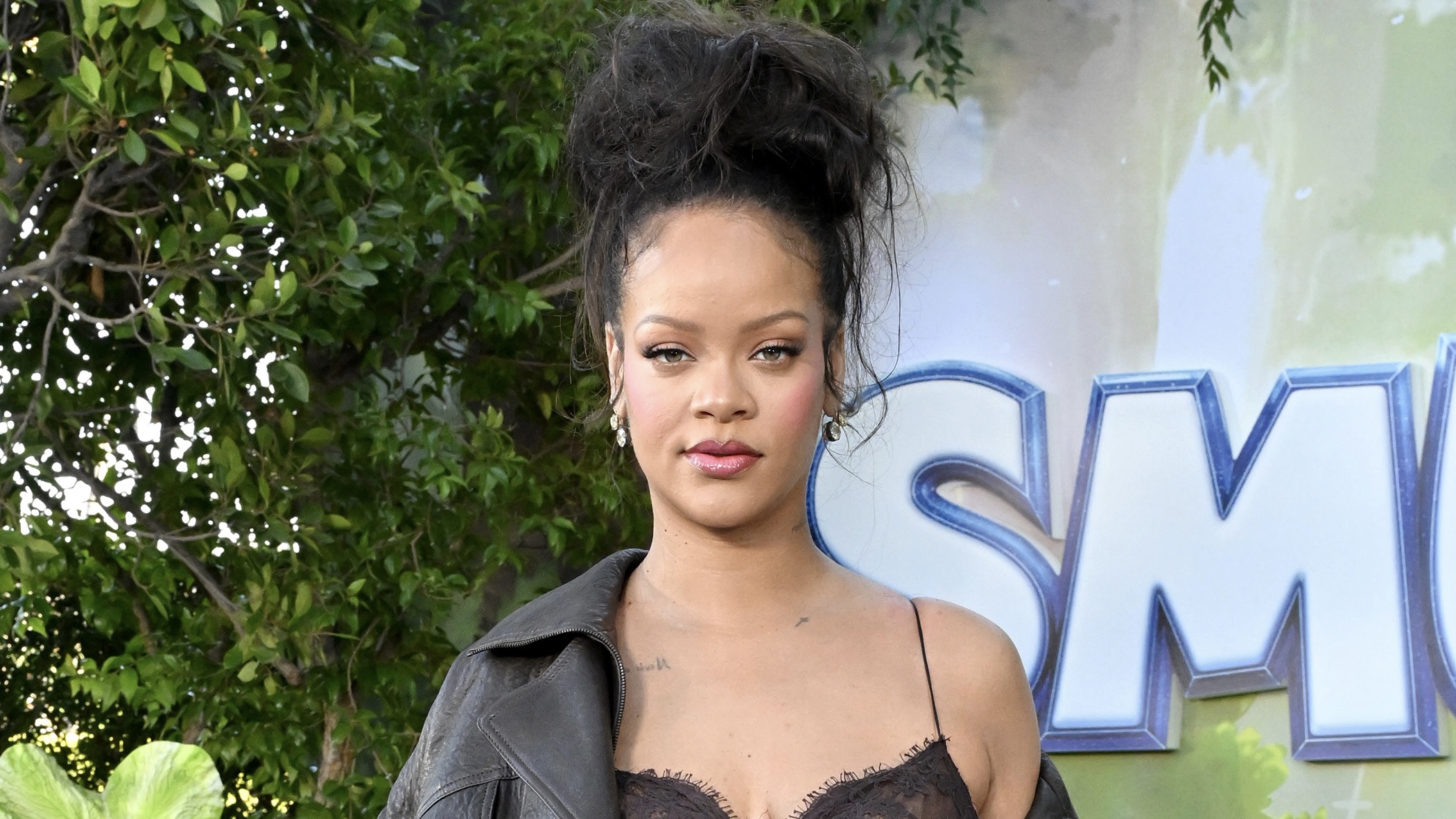Rihanna Addresses Her Dad, Ronald Fenty, Passing While Opening Up About Her Hopes For Him As A Grandfather (WATCH)