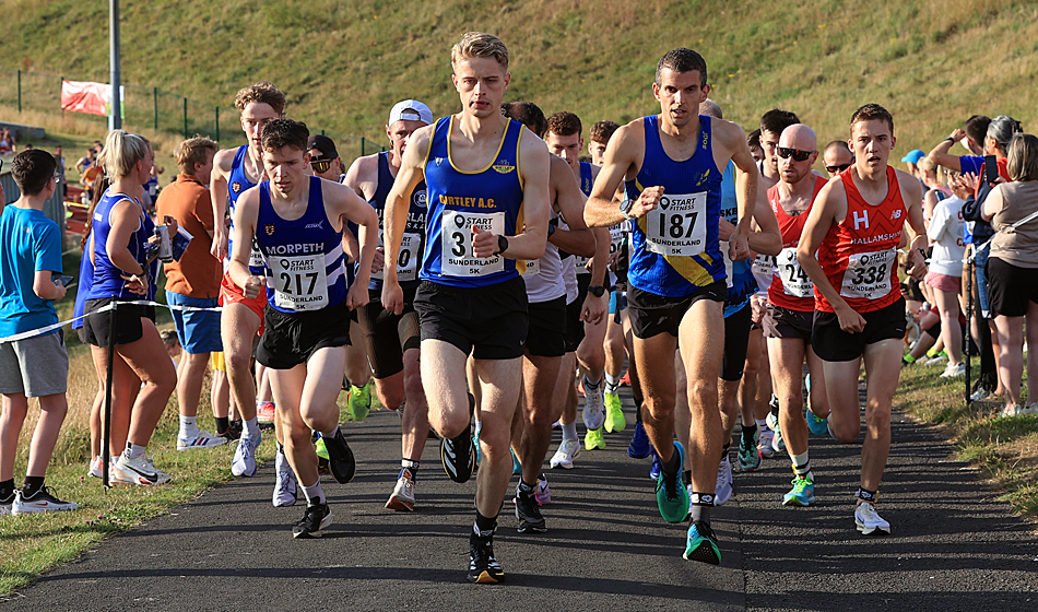 Soon-after-the-start-of-the-mens-5k.jpg