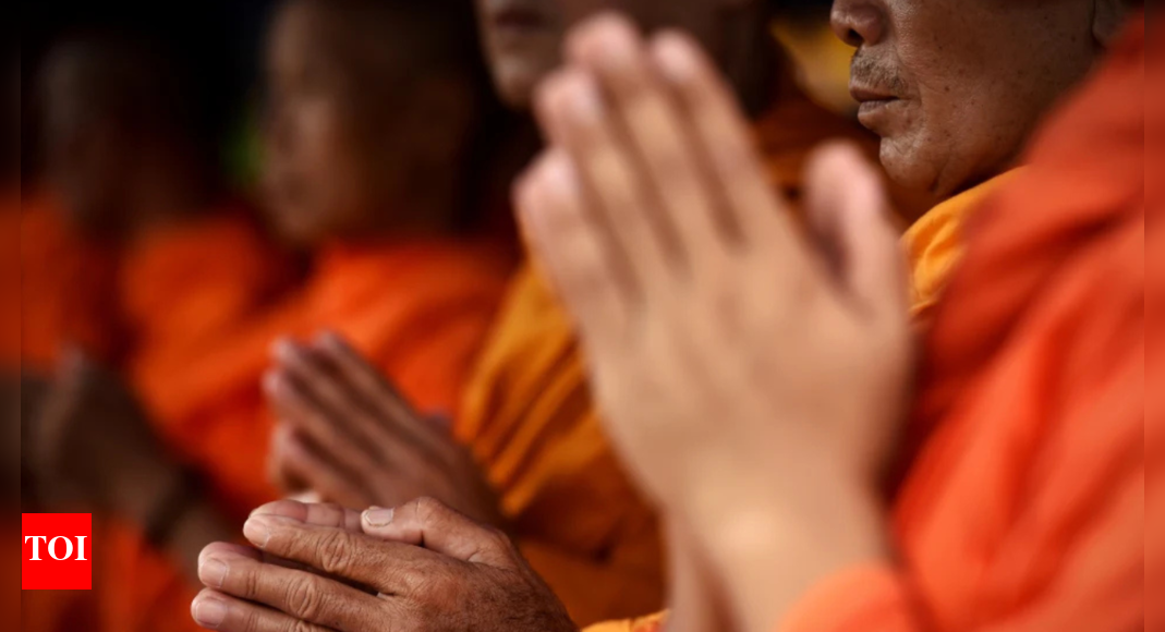 Thailand temple scandal: Monks caught in $12m sex-blackmail scheme; King cancels birthday ceremony invite - Times of India