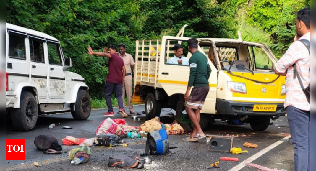 Three die as vehicle topples on Pollachi-Valparai Ghat Road | Coimbatore News - Times of India