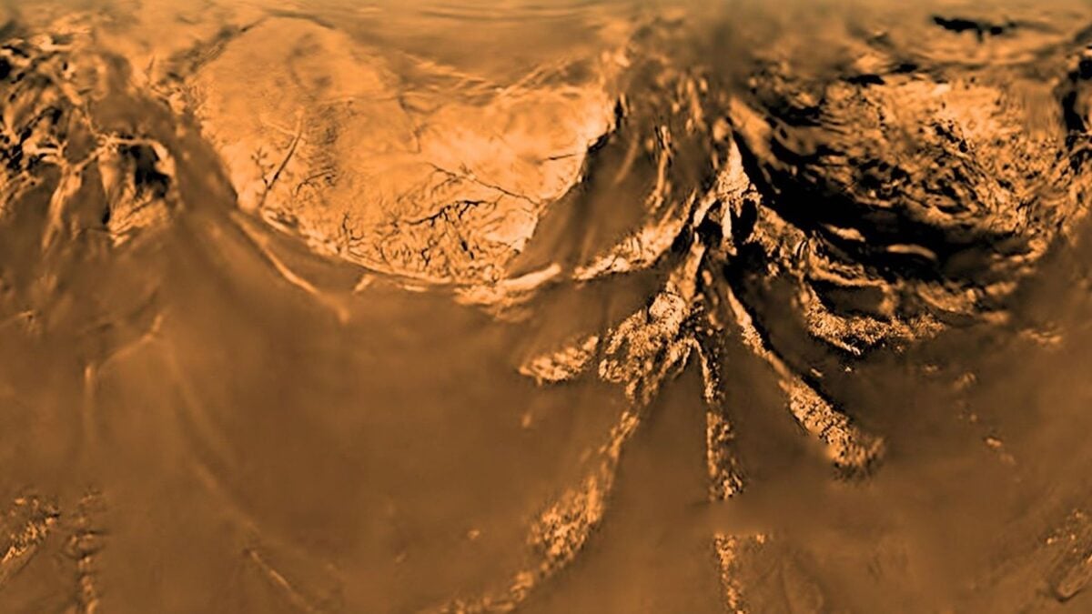 Titan's Methane Lakes Could Form Bubble-Like Structures Essential to Life, Scientists Say