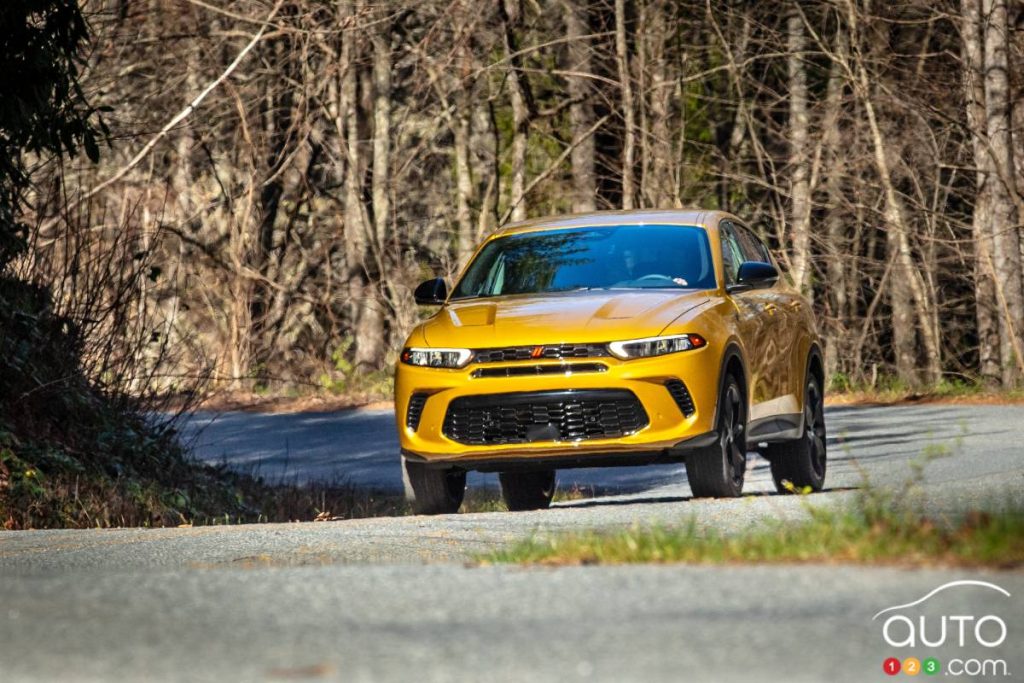 dodge_hornet_gt_blacktop_9fr.jpeg
