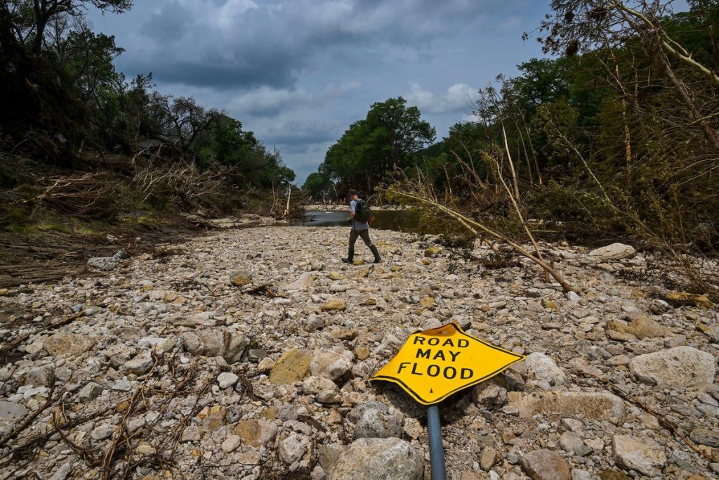 search_and_rescue_after_texas_flash_flood.jpg